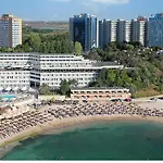 Family - Sea View أوليمبْ